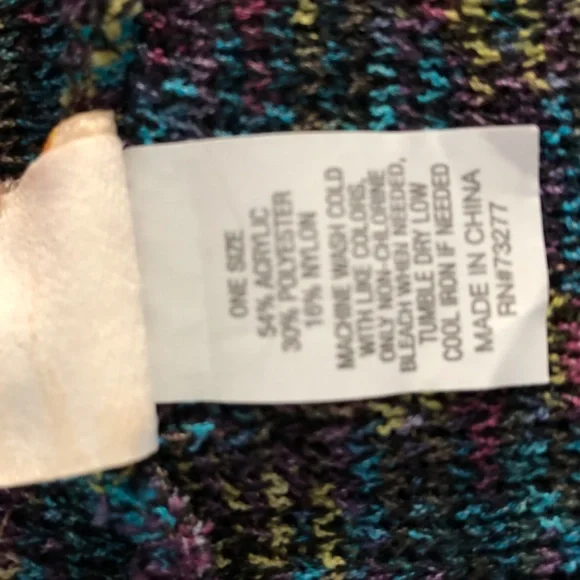 Knit Hat/Beret and Infinity Scarf - Picture 9 of 9